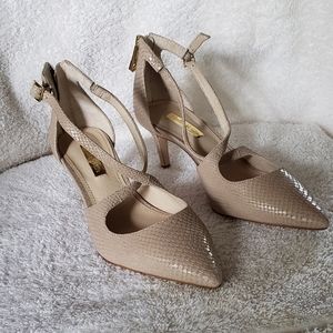 Heeled shoes